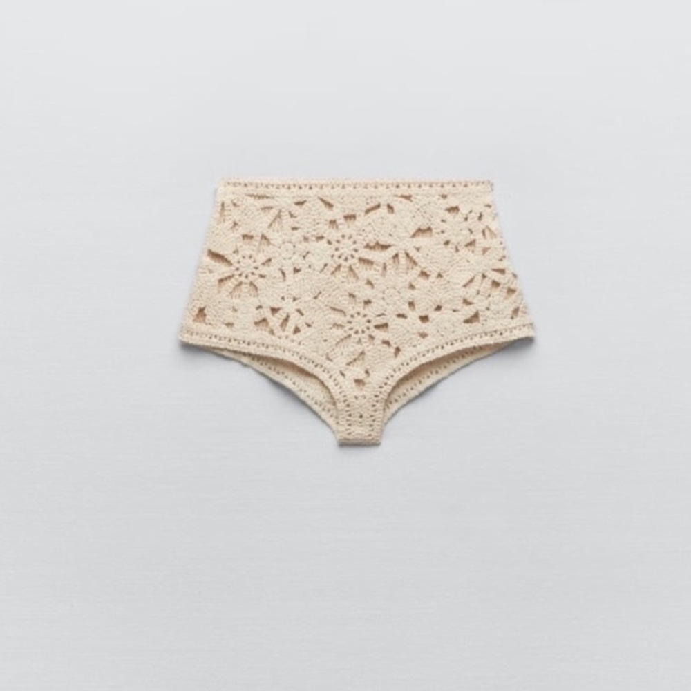 Zara Ecru Crochet Shorts - Picture 2 of 16